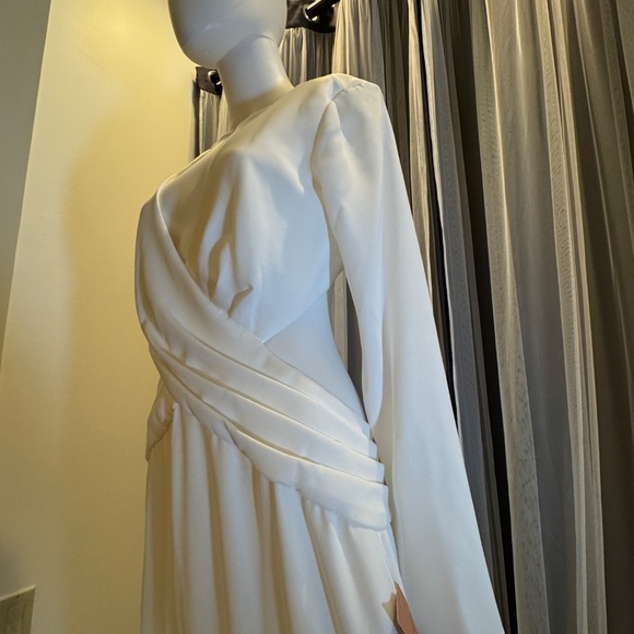 Tadashi Shoji Payton Gown Cutout Wedding Dress Crepe NWT size 12 - Picture 3 of 9